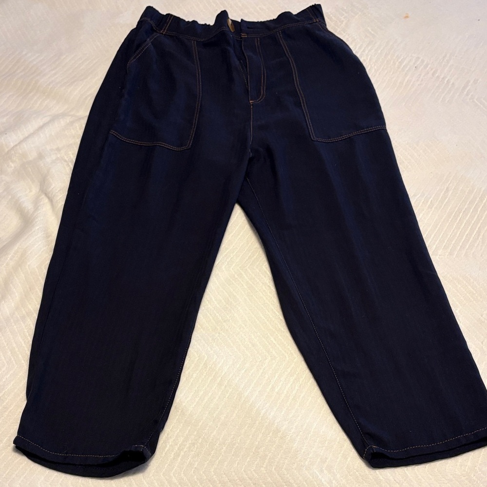 Women’s Navy Cropped Wide-Leg Pants